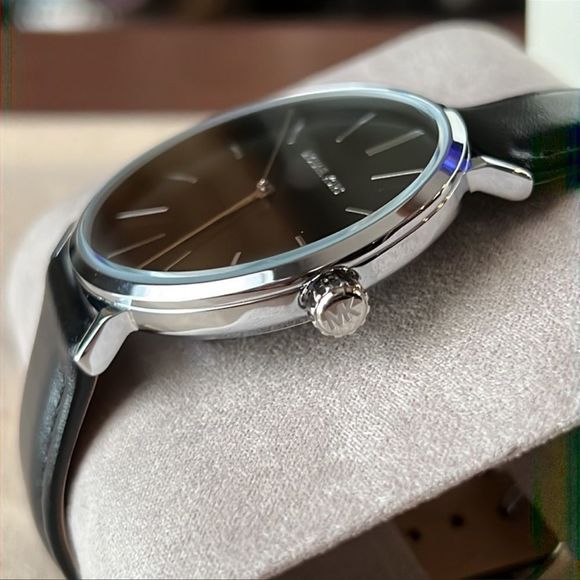 New mk 👨🏽 leather black watch - Picture 3 of 9